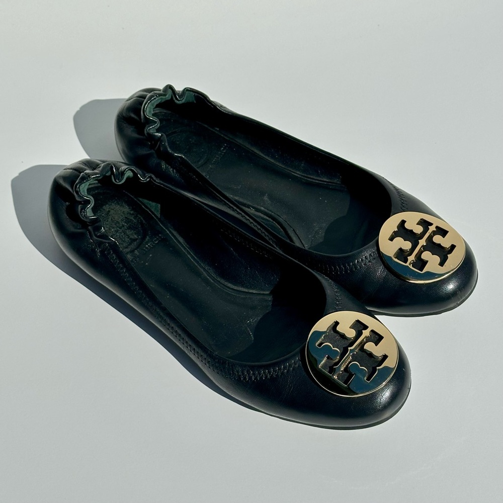 Tory Burch Reva Ballet Flats Black Leather Large Gold Medallion Size 6